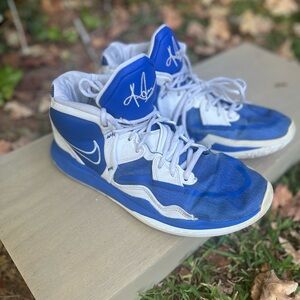 NIKE  Blue and White Mens Athletic Shoes. 9.5